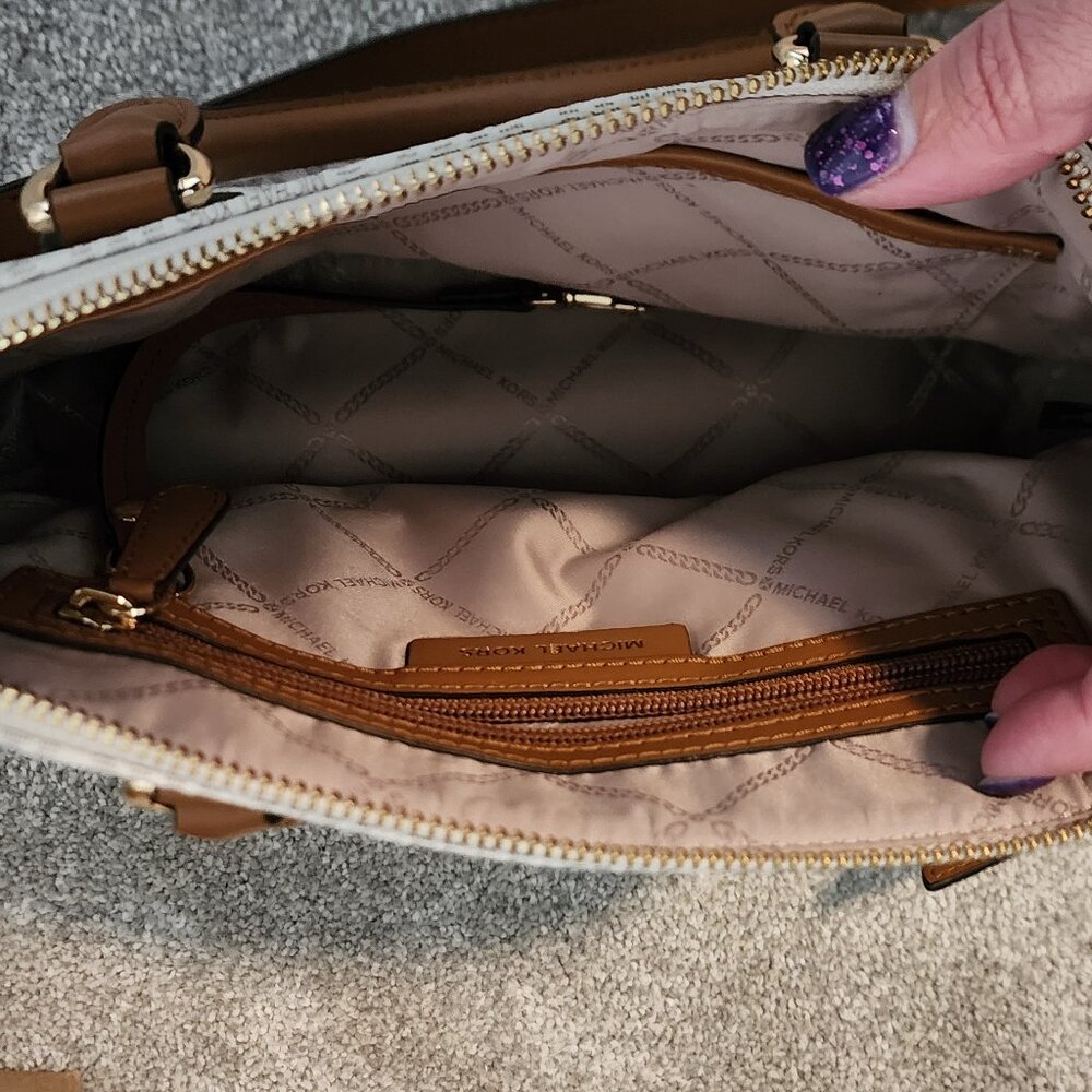 Michael Kors shoulder/hand bag